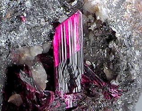 Large Erythrite Image