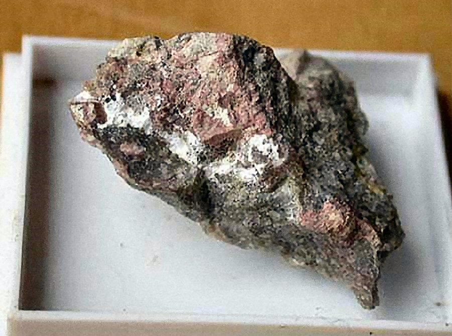 Large Tengerite-(Y) Image