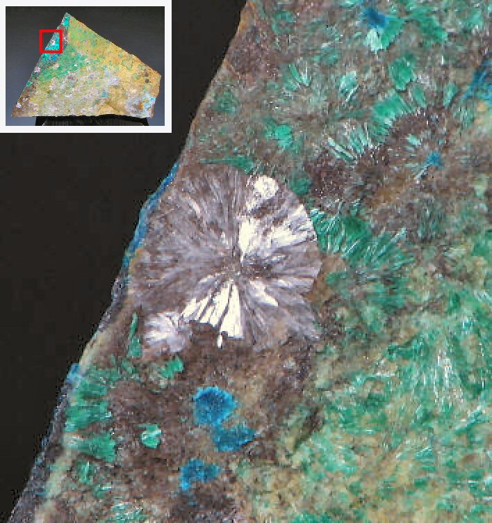 Large Tengerite-(Y) Image