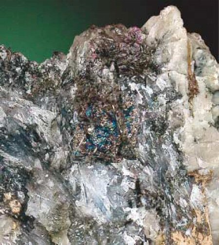 Large Chlorbartonite Image